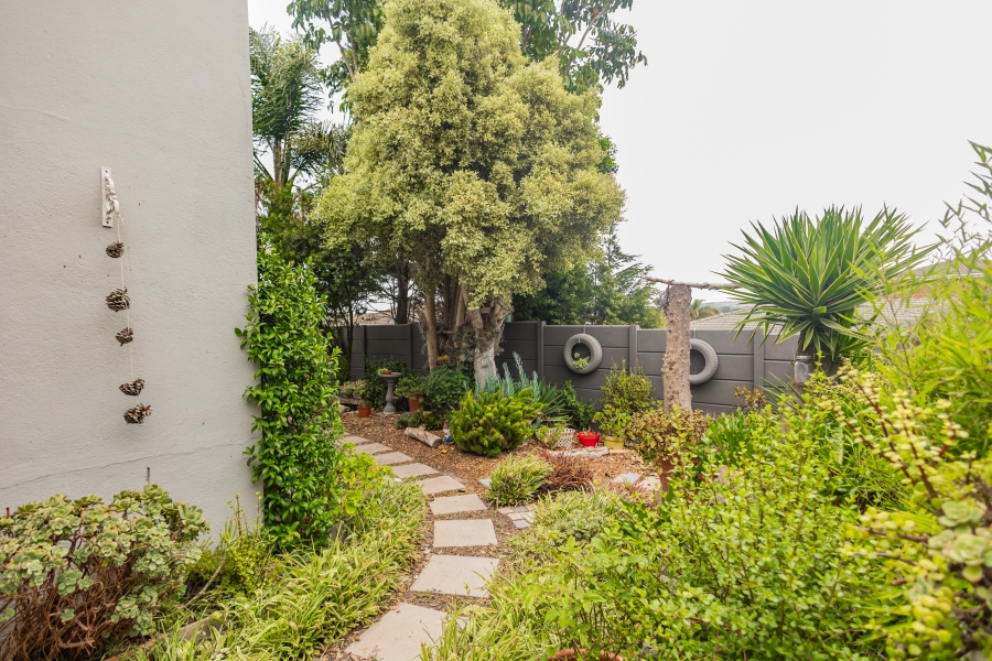 3 Bedroom Property for Sale in The Crest Western Cape